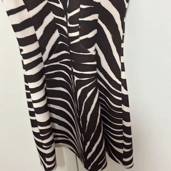 Michael Kors Scuba Flare Sleeveless Dress in Zebra Print. Size Small. - Picture 5 of 5